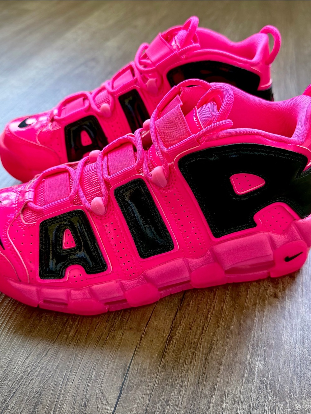 NEW Nike Air More Uptempo SE Pink Blast Black IV2376-600 Women’s Size 9